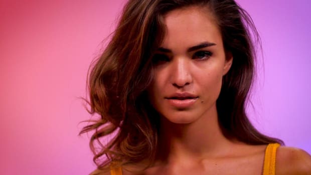 Easy red carpet make-up tutorial starring Robin Holzken